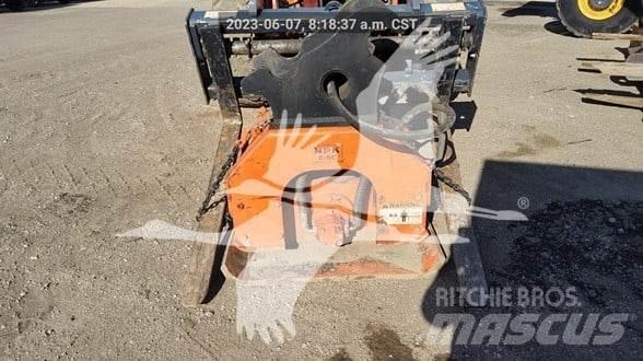 NPK C8C C8100 Piekabināmie vibroveltņi