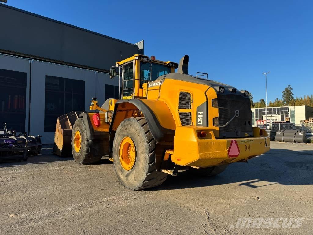 Volvo l 250 H Iekrāvēji uz riteņiem