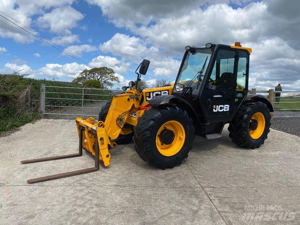 JCB 526-56 Agri Lauksaimniecības pacēlāji