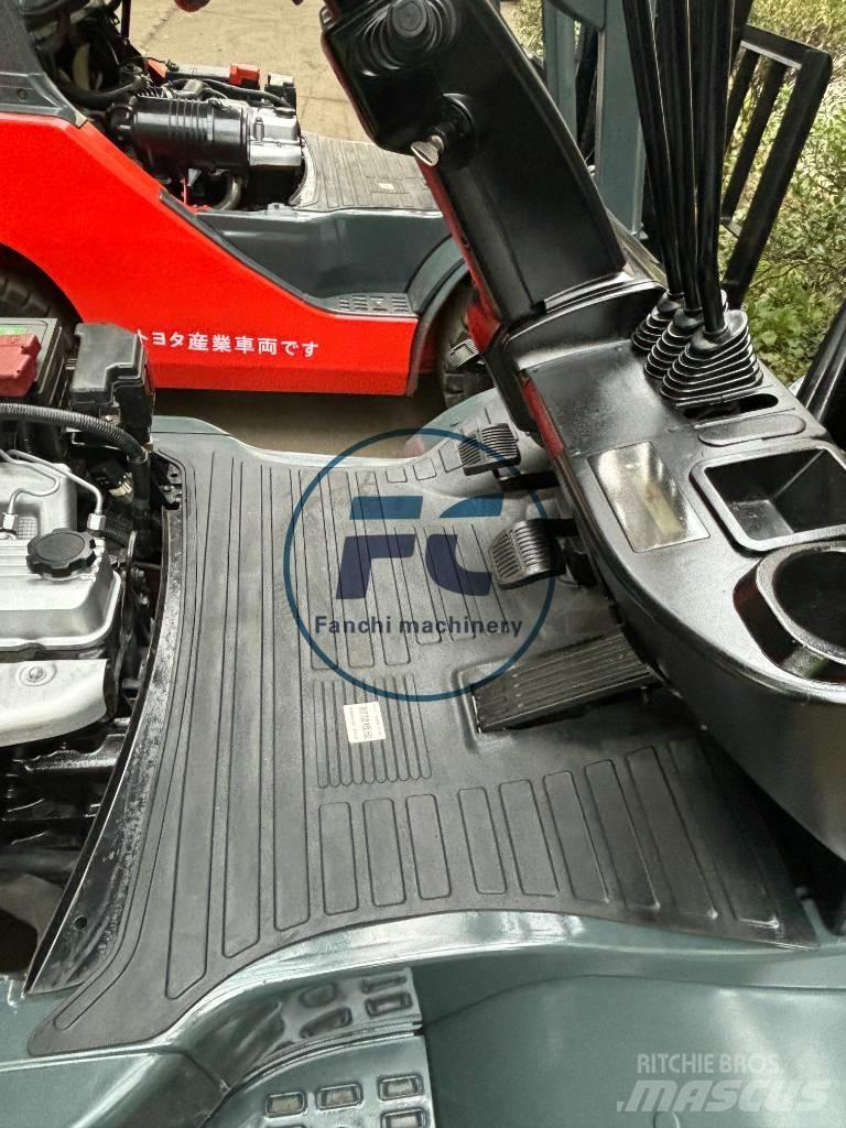 Toyota FDZN 30 Tehnika ar dīzeļa dzinēju