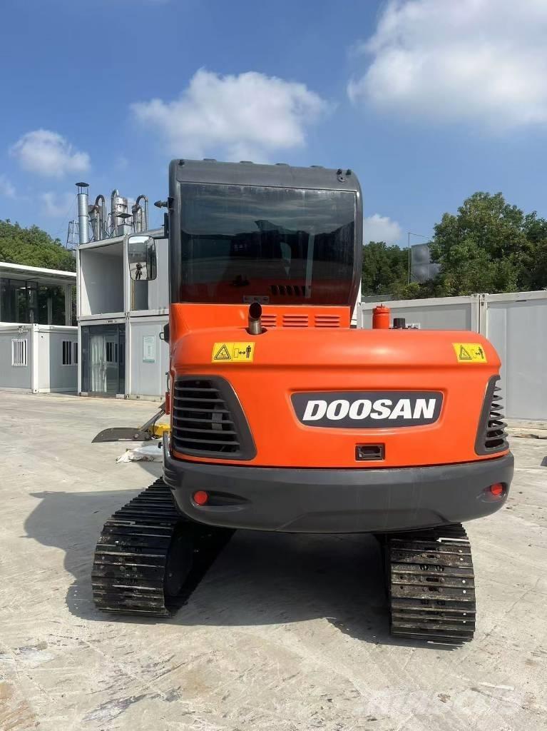 Doosan DX 60-9 C Kāpurķēžu ekskavatori