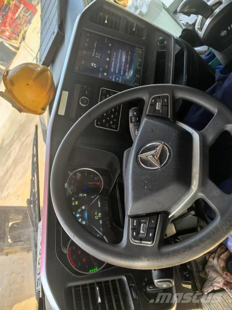 Sany SAC3000C8-8 Visurgājēji celtņi