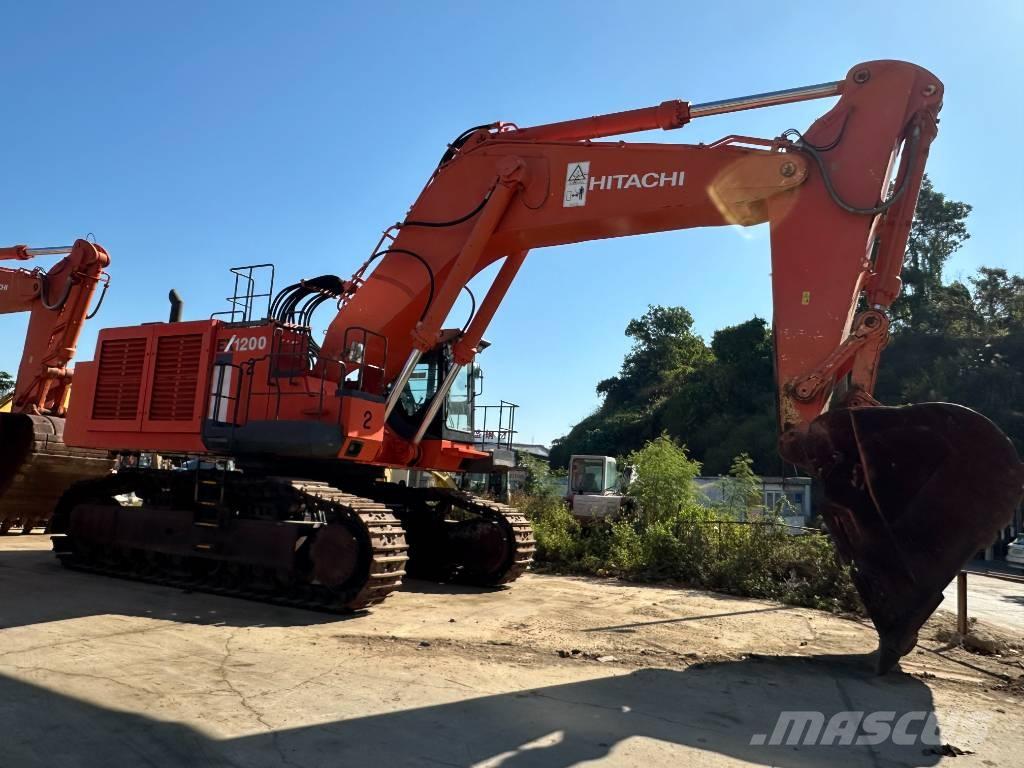Hitachi EX 1200 Kāpurķēžu ekskavatori