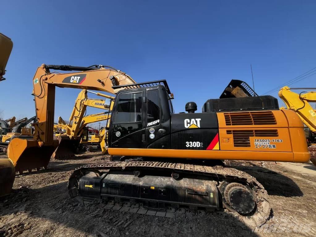 CAT CAT330D2 Vidēja lieluma ekskavatori 7 t - 12 t