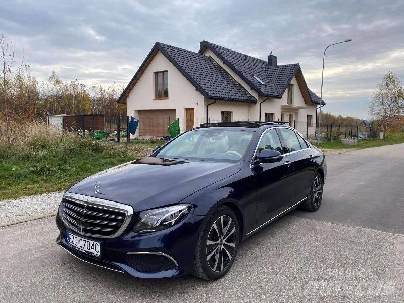 Mercedes-Benz E 300D Automašīnas