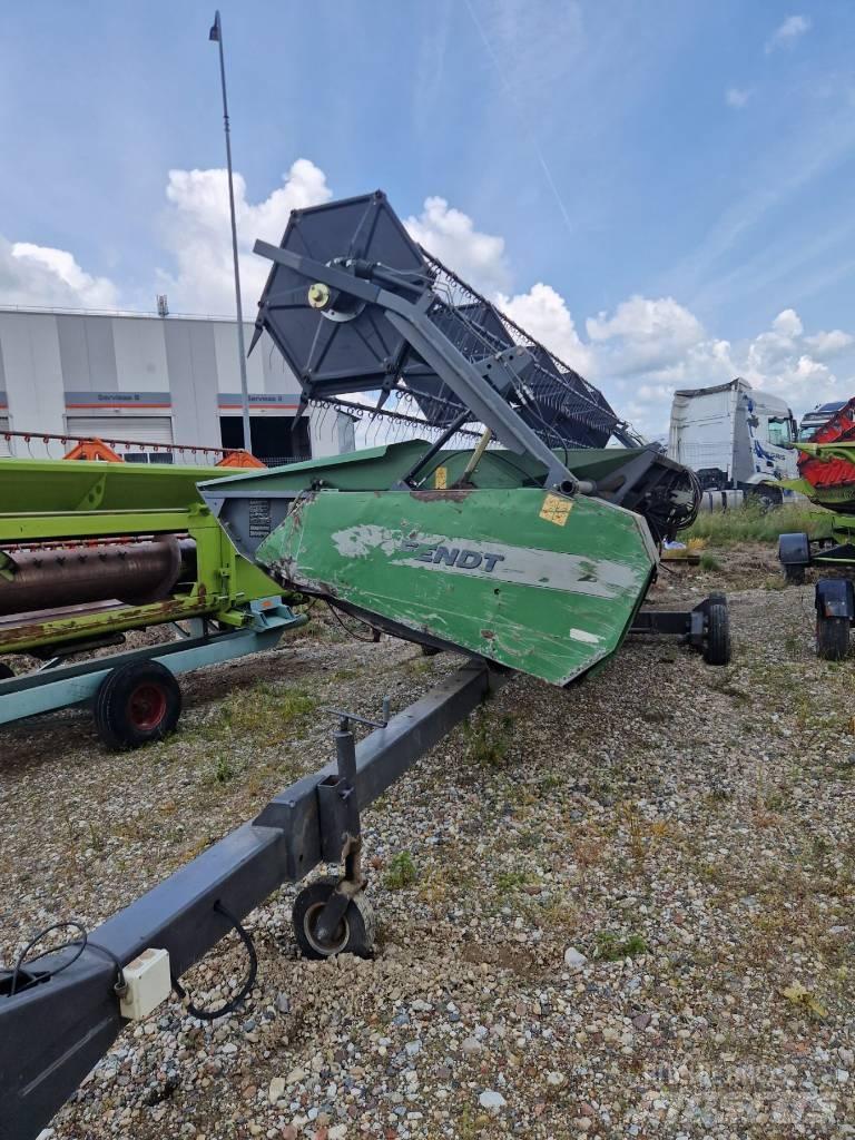 Fendt 8300 Ražas novākšanas kombaini