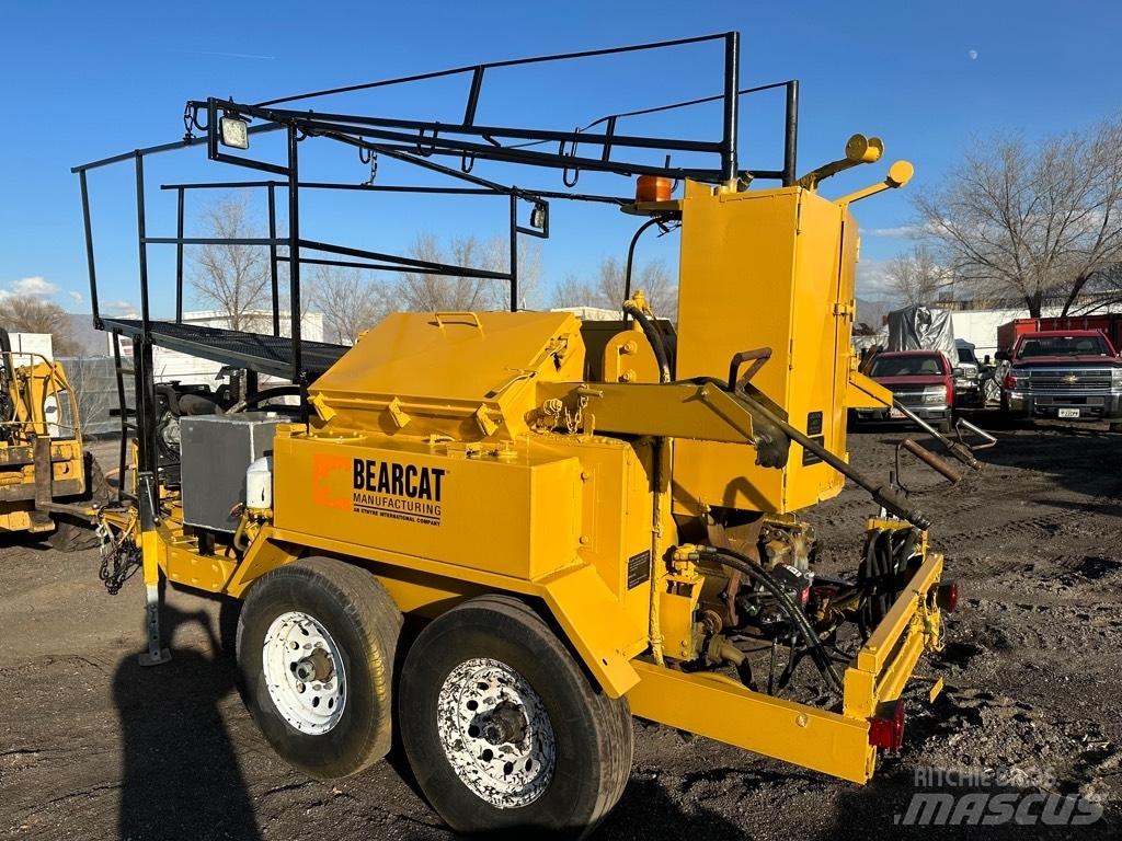 Etnyre Bearcat 250D Bitumena smidzinātāji