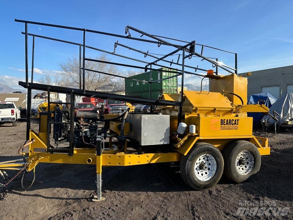 Etnyre Bearcat 250D Bitumena smidzinātāji