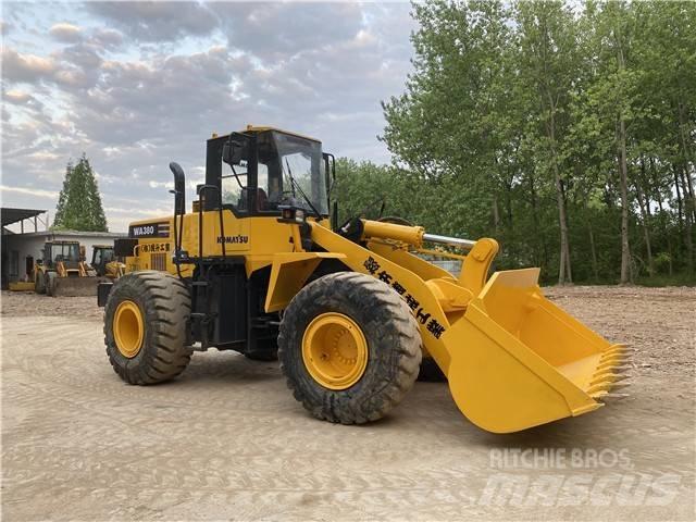 Komatsu WA380-3 Ekskavatori-iekrāvēji