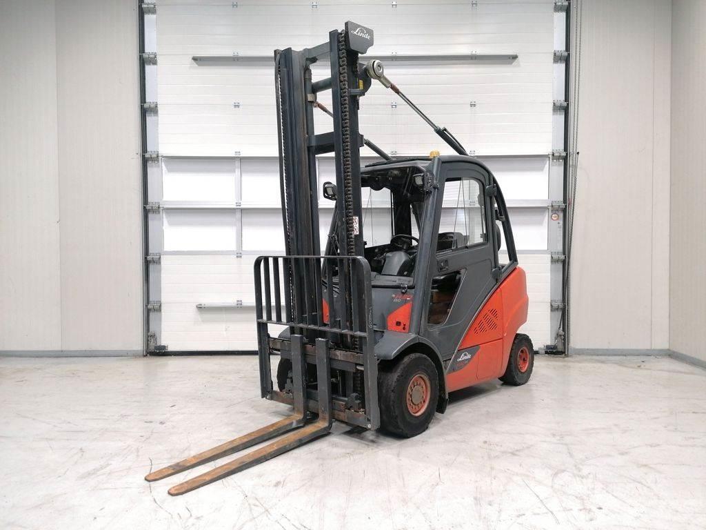 Linde H30D-02 Tehnika ar dīzeļa dzinēju