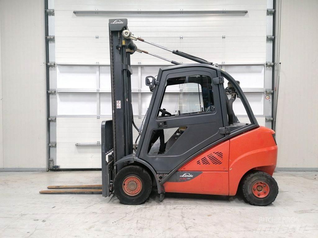 Linde H30D-02 Tehnika ar dīzeļa dzinēju