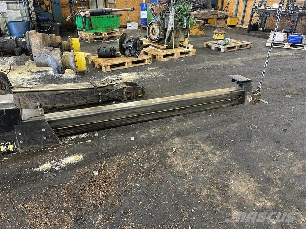 John Deere 1910G Krāni