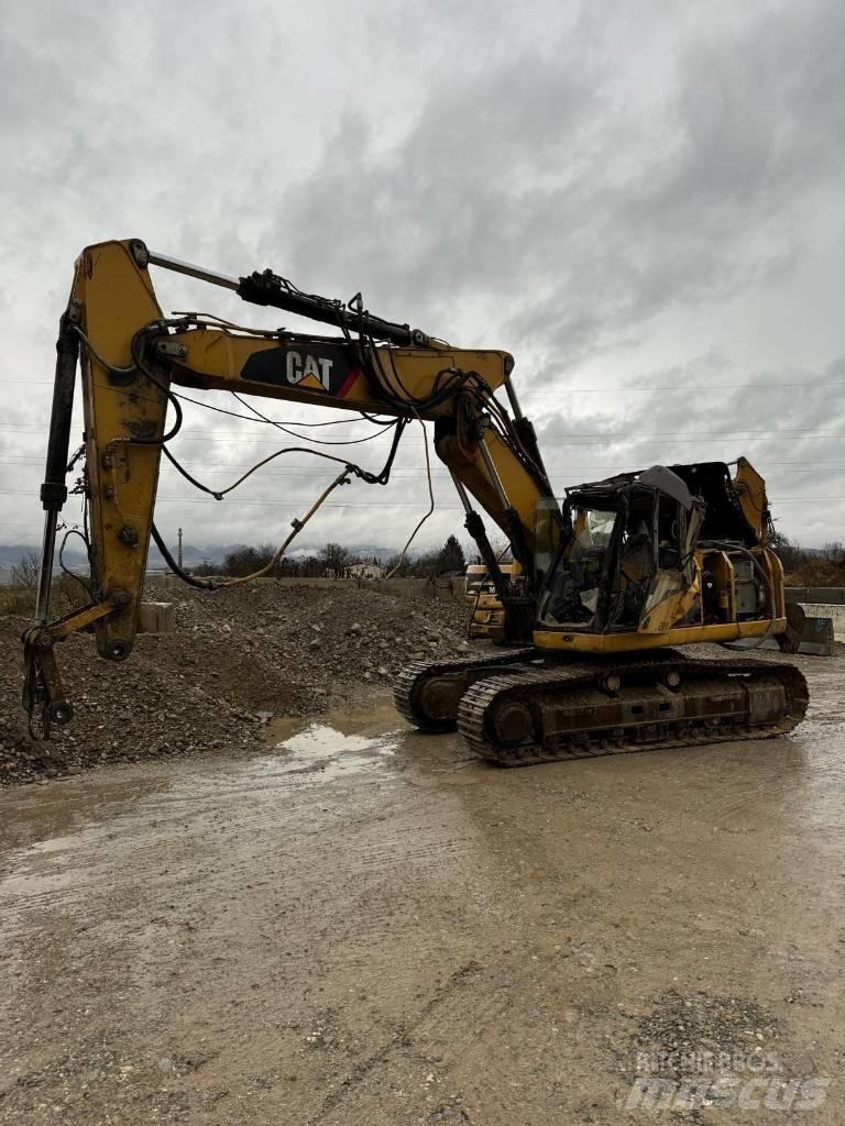 CAT 323 D Kāpurķēžu ekskavatori