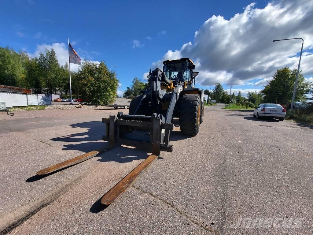 JCB 457 ZX Iekrāvēji uz riteņiem