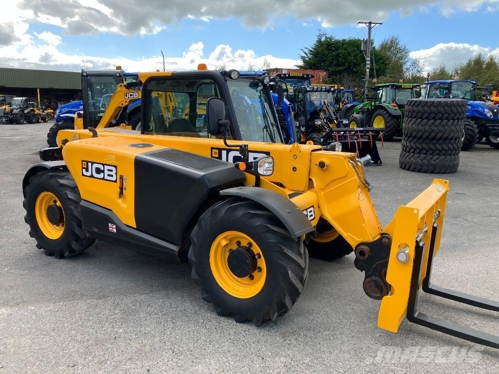 JCB 525-60 Agri Plus Lauksaimniecības pacēlāji