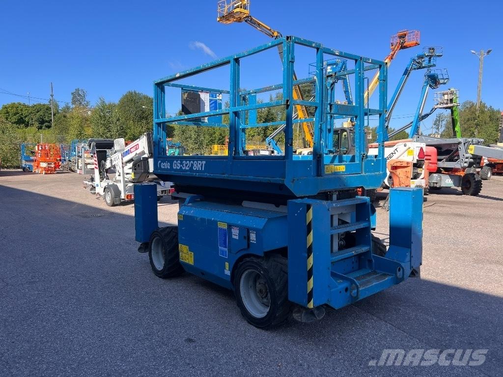 Genie GS 3268 RT Šķerveida pacēlāji
