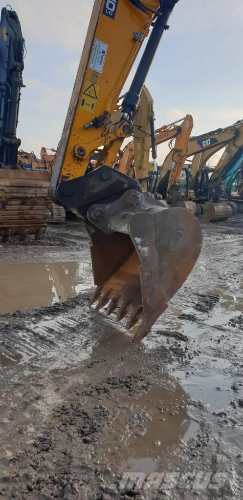 JCB JS 220 LC Kāpurķēžu ekskavatori