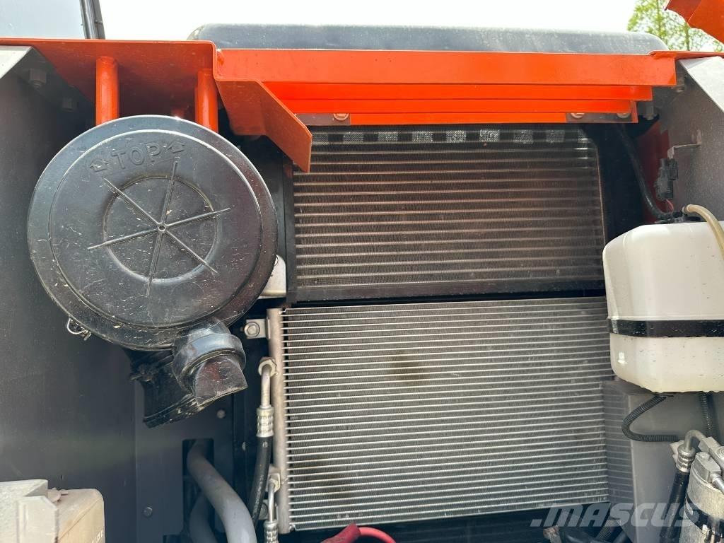 Hitachi ZX 130 K Kāpurķēžu ekskavatori