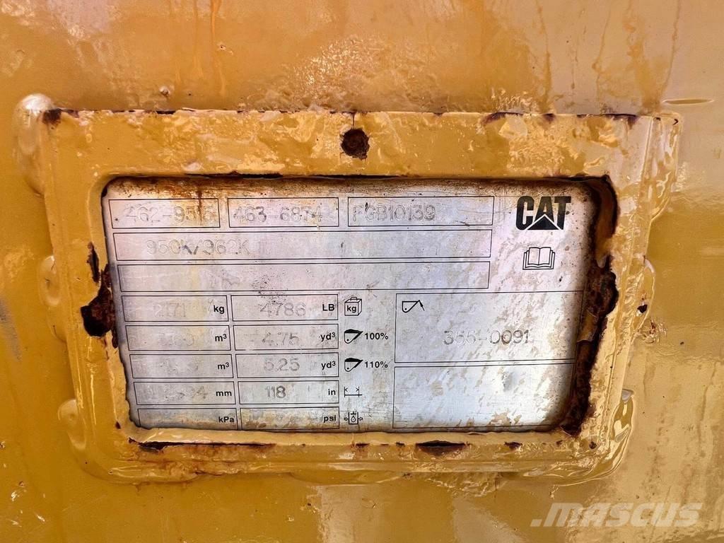 CAT 962M Iekrāvēji uz riteņiem