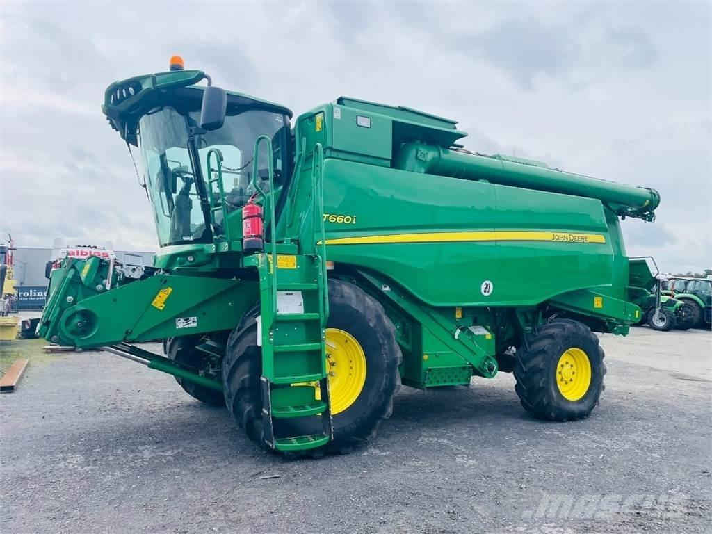 John Deere T660 i Ražas novākšanas kombaini
