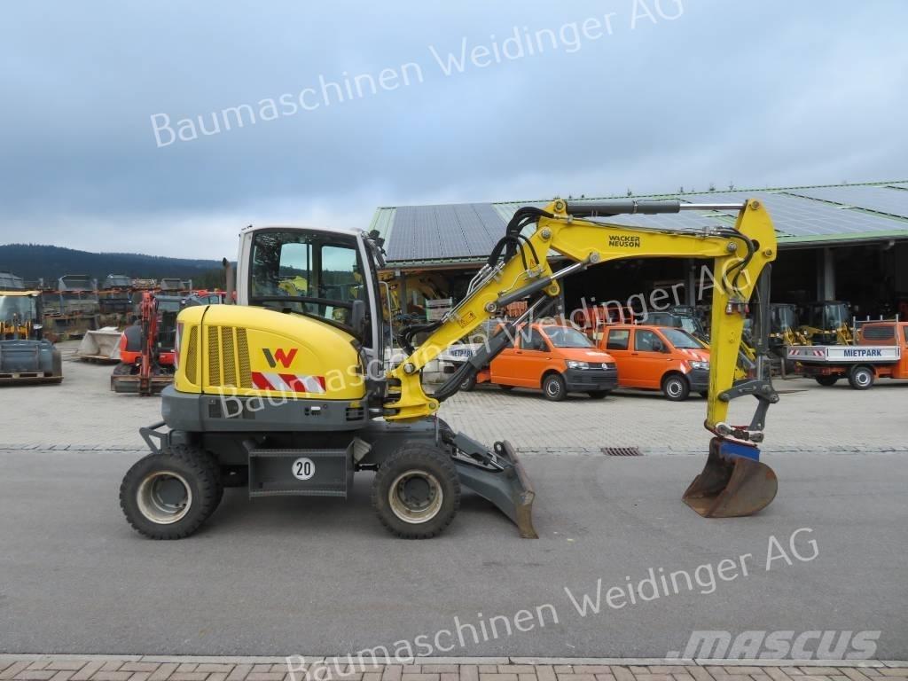 Neuson EW 65 Ekskavatori uz riteņiem
