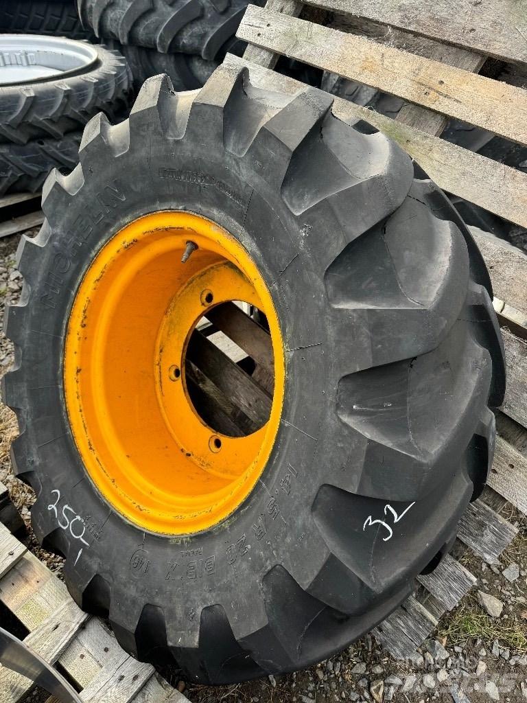 Michelin 14.5R20 Riepas, riteņi un diski