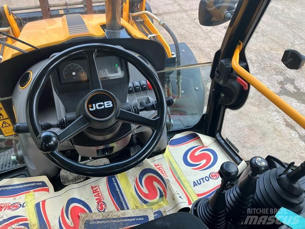 JCB 3CX Ekskavatori-iekrāvēji