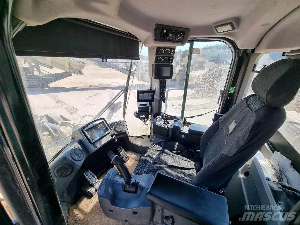 CAT 980M Iekrāvēji uz riteņiem