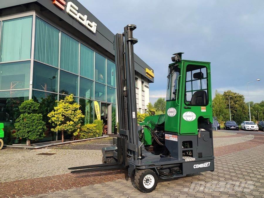 Combilift C4000 Četru virzienu krāvēji