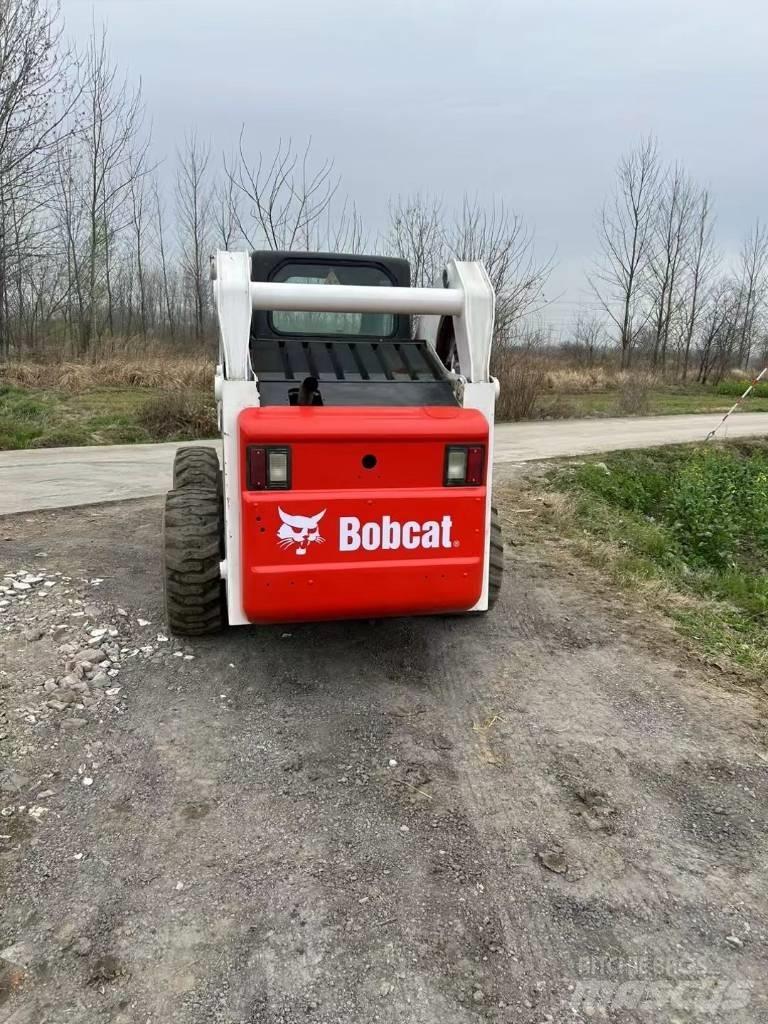 Bobcat S 300 Lietoti riteņu kompaktiekrāvēji