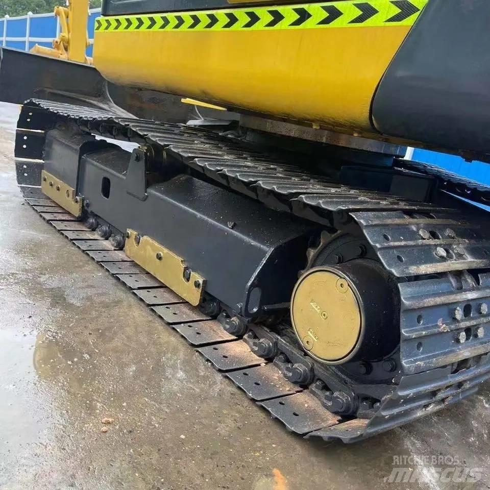 Komatsu PC56-7 Kāpurķēžu ekskavatori