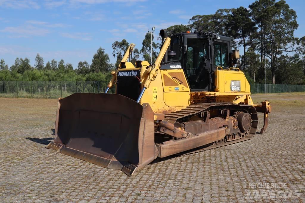 Komatsu D65EX-16 Kāpurķēžu buldozeri
