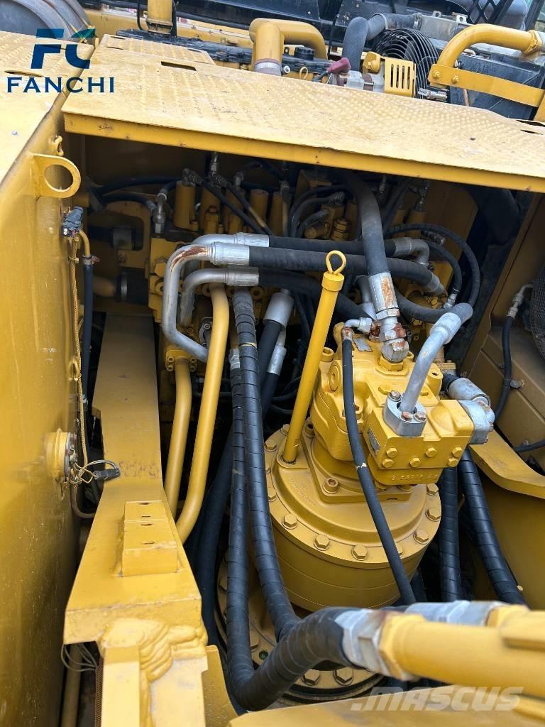 CAT 325 D Kāpurķēžu ekskavatori
