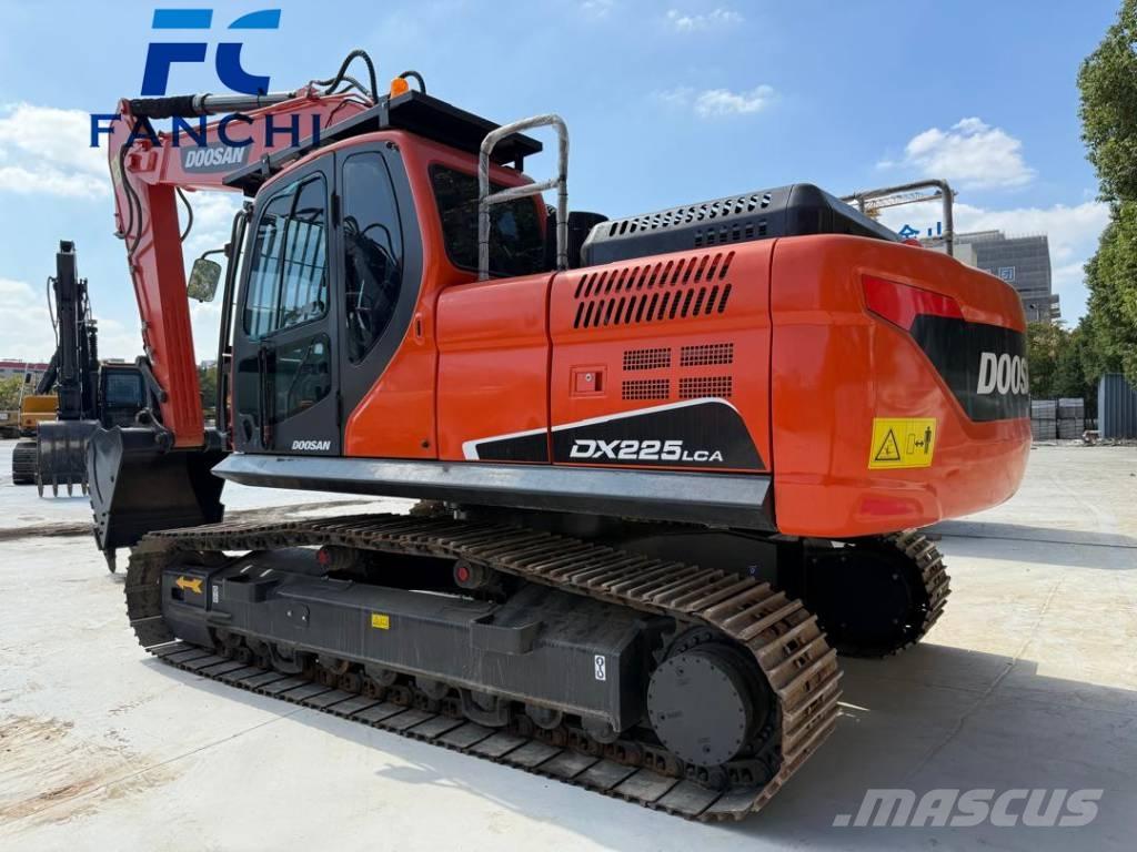 Doosan DX 225 Kāpurķēžu ekskavatori