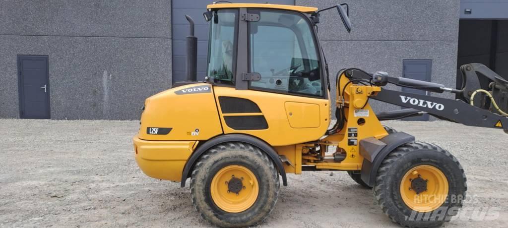 Volvo L 25 F Iekrāvēji uz riteņiem