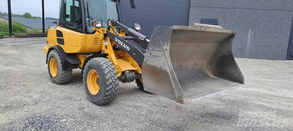 Volvo L 25 F Iekrāvēji uz riteņiem