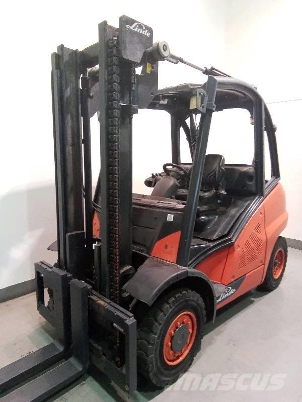 Linde H 40 D-02 Tehnika ar dīzeļa dzinēju