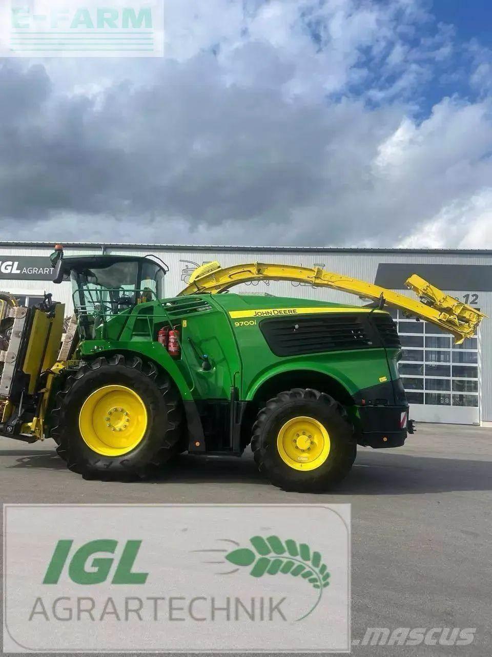 John Deere 9700 i Lopbarības novācēji