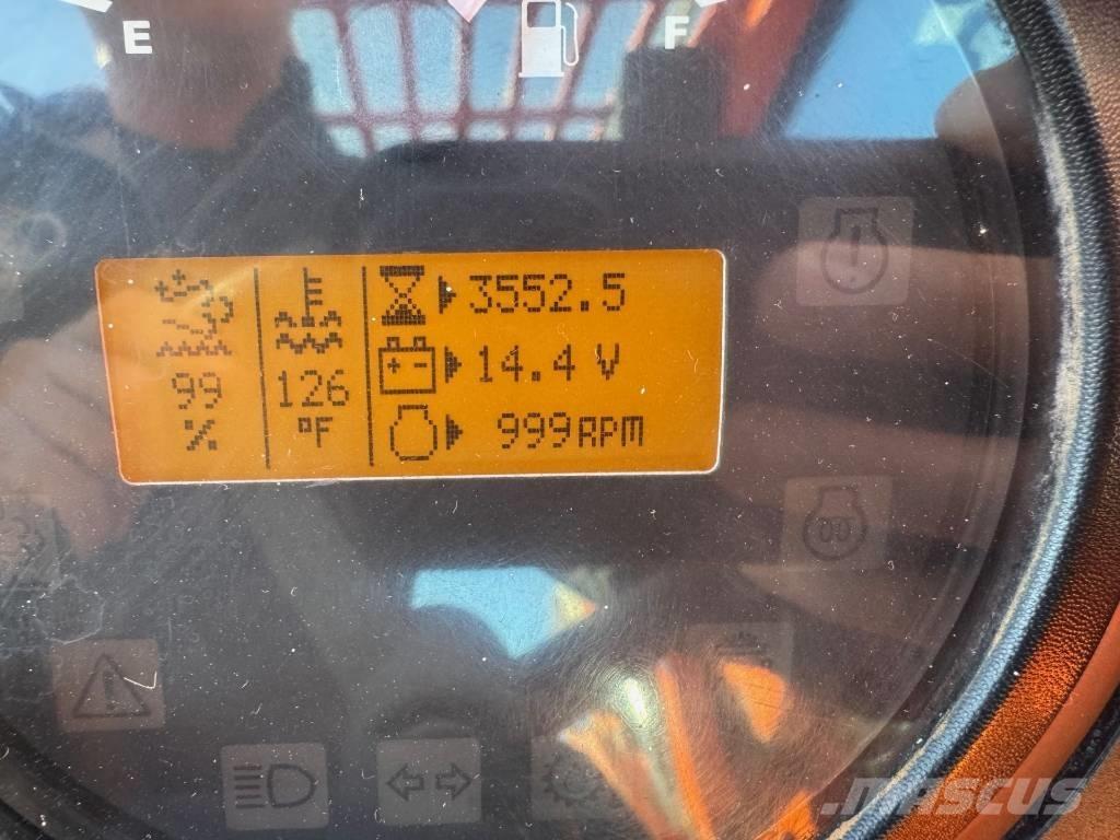 SkyTrak 10054 Teleskopiskie manipulatori