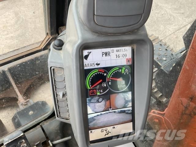 Hitachi ZX 135 US-6 Kāpurķēžu ekskavatori
