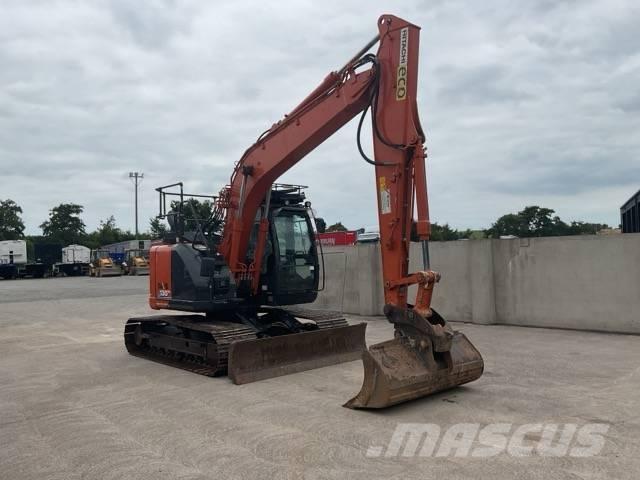 Hitachi ZX 135 US-6 Kāpurķēžu ekskavatori