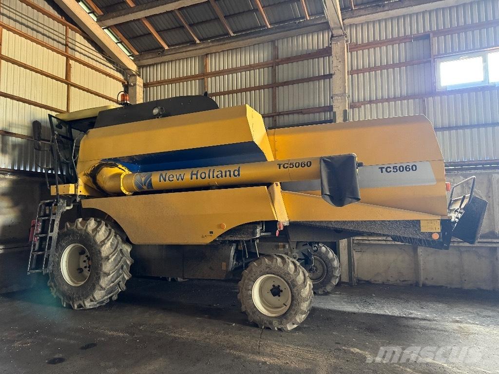 New Holland Tc5060 Ražas novākšanas kombaini