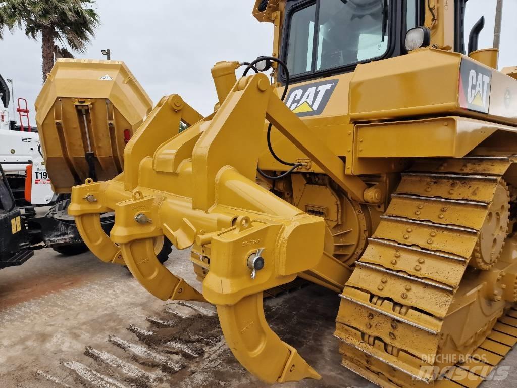 CAT D 6 T XL Kāpurķēžu buldozeri