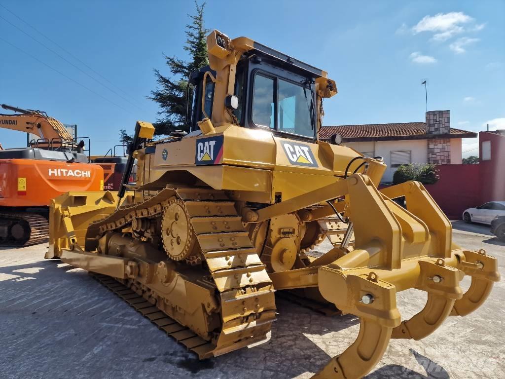 CAT D 6 T XL Kāpurķēžu buldozeri