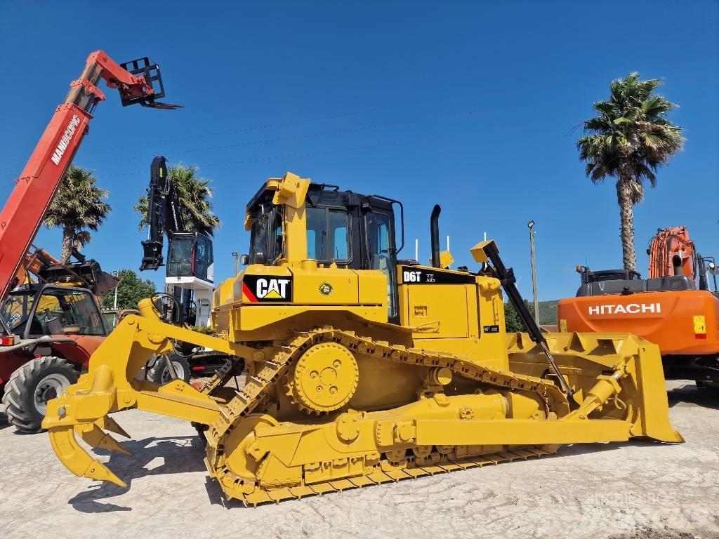 CAT D 6 T XL Kāpurķēžu buldozeri