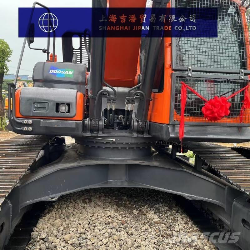 Doosan DX 225 Kāpurķēžu ekskavatori