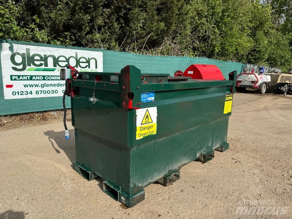 Western 500 GALLONS Degvielas un piedevu tvertnes