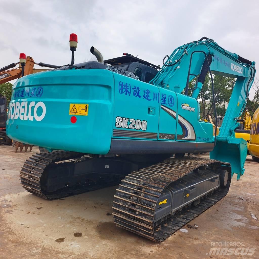 Kobelco SK 200 Kāpurķēžu ekskavatori