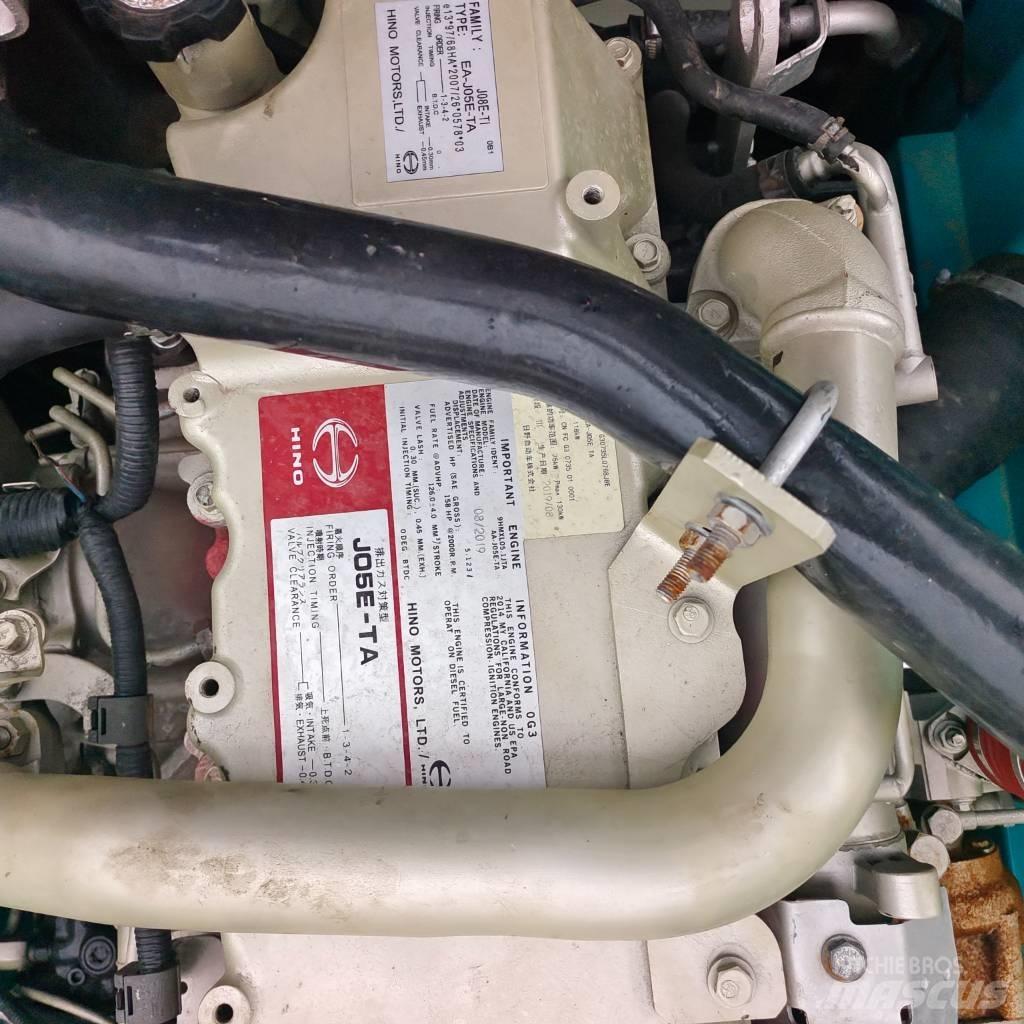 Kobelco SK 200 Kāpurķēžu ekskavatori
