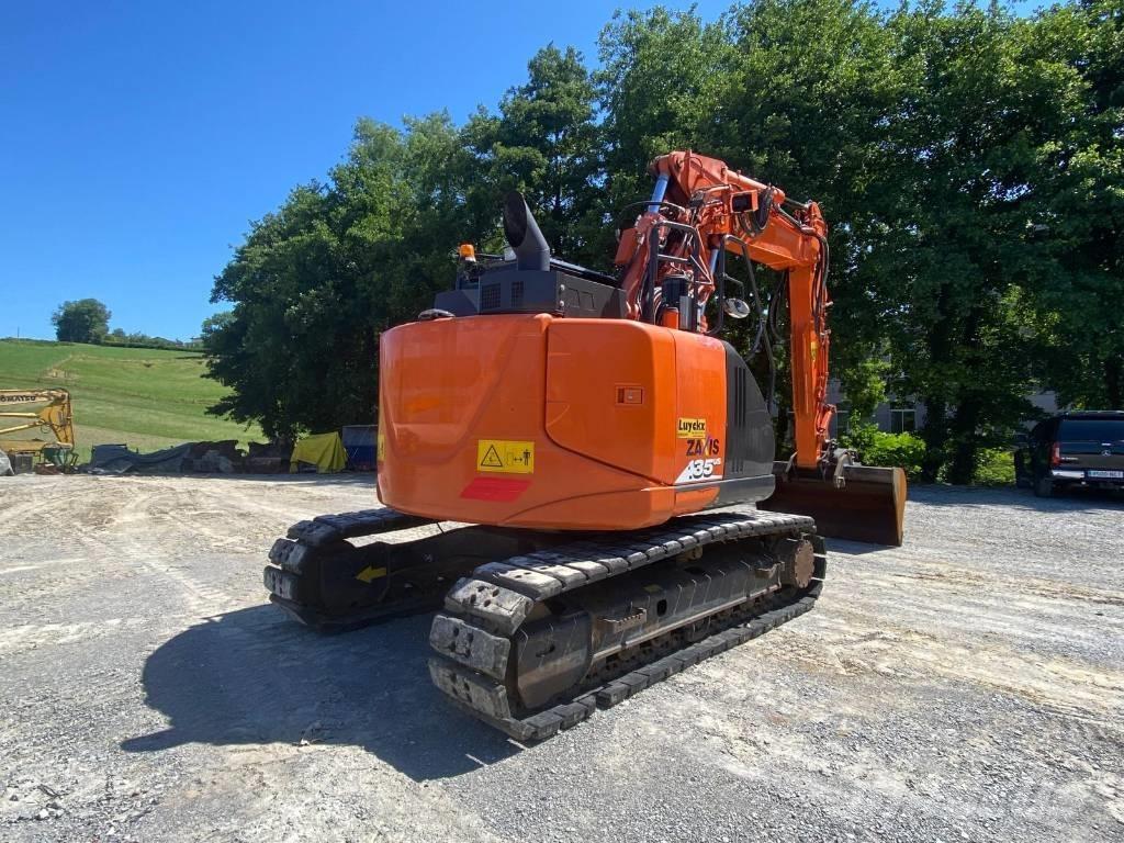 Hitachi ZX 135 US-6 Kāpurķēžu ekskavatori